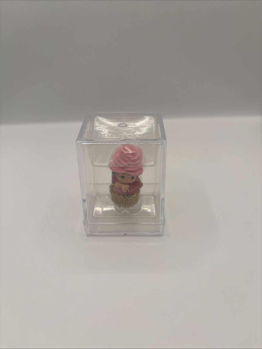2000 Merry Miniatures Rosie Chapeauzie- Happy Hatters Coll Hallmark Figurine